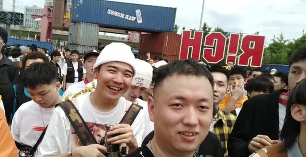 中国新说唱技术不够(药水哥带你到新神魔大陆中撩妹)