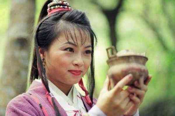 天龙八部:萧峰一生的苦痛和悲惨结局,全是拜三个爱他的女人所赐